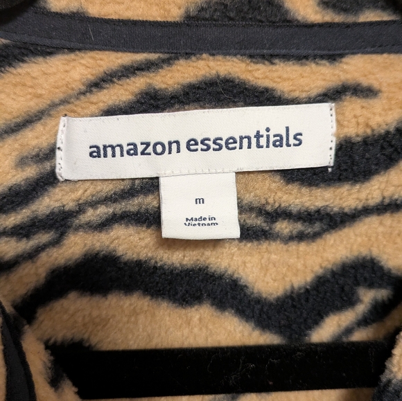 Amazon essentials tiger print fleece zip up - Picture 2 of 4